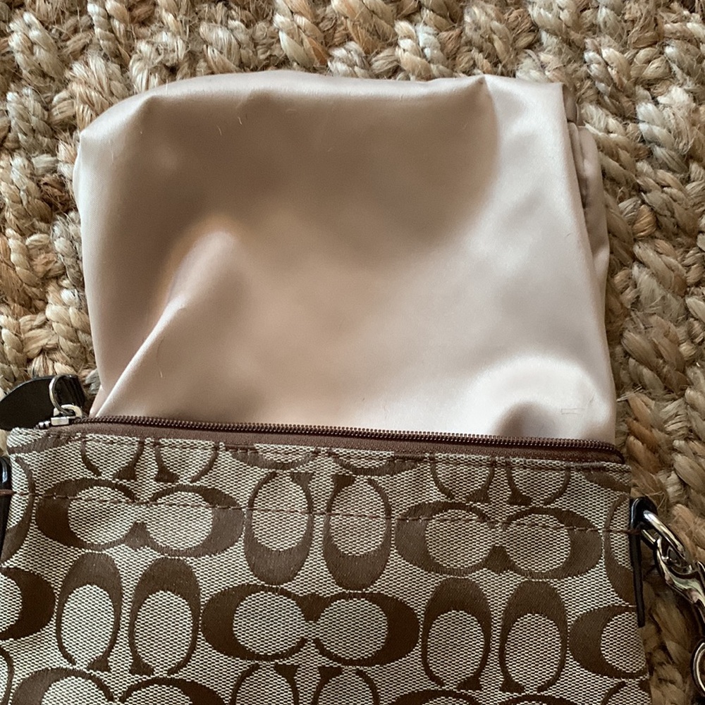 Coach monogram crossbody adjustable strap - Picture 6 of 7